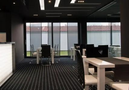 Fashion - Free Parking - 14