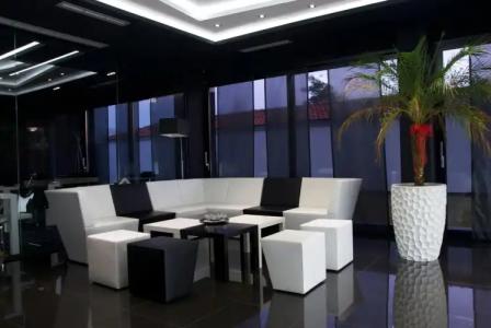 Fashion - Free Parking - 17