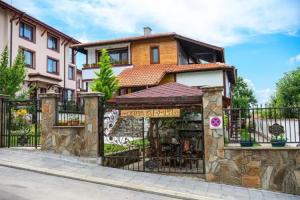 Medi Guest House, Saparevo