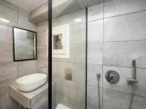 Basement Studio (Located 1km from the Hotel)