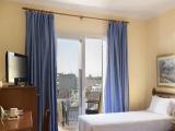 Double room with partial sea view
