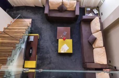 Cosmopolitan & Wellness - 129