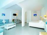 Family Suite with pool view