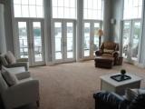 Apartment with lake view