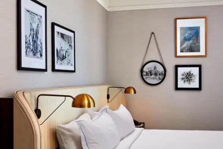 The Citizen, Autograph Collection - 41