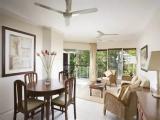 Apartment with garden view