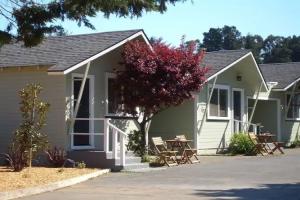 Shoreline Cottages, Fort Bragg