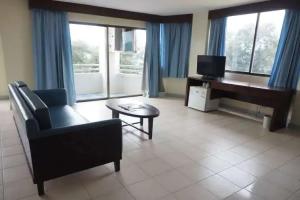 Nice Beach Hotel, Ban Phe