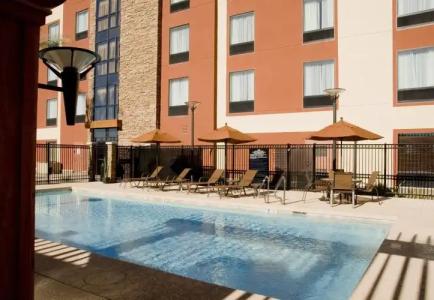 Hampton Inn & Suites Phoenix Chandler Fashion Center - 16