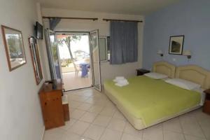 Land of Gods Apart-hotel, Gythio