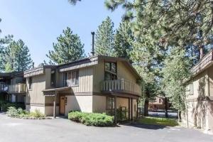 Chateau De Montagne # 26, Mammoth Lakes