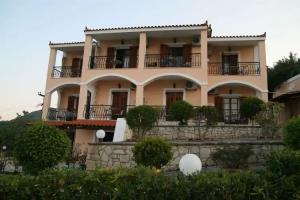 Villa Contessa, Vasilikos