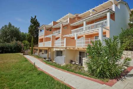 Belvedere Gerakas Luxury Suites