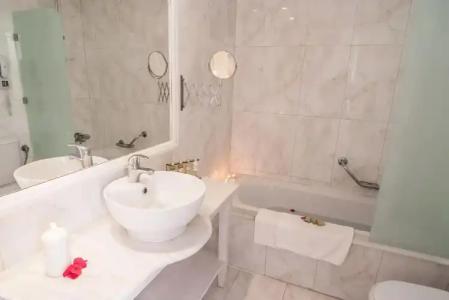 Belvedere Gerakas Luxury Suites - 9