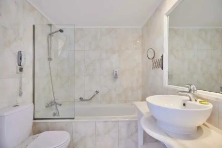 Belvedere Gerakas Luxury Suites - 8