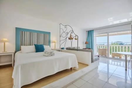 Belvedere Gerakas Luxury Suites - 4