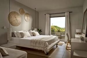 The Bay Hotel & Suites, Vasilikos