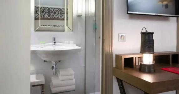 Philéas Lazare & Spa - 82