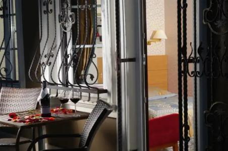 Almina - Special Class - 7