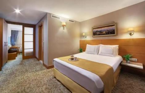 Almina - Special Class - 42