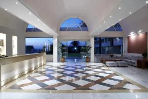 Avra Beach Resort, Ixia