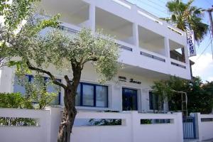 Danae Hotel, Limenas