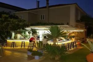 Hotel George, Limenas