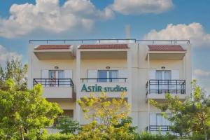 Astir Studios, Stalis