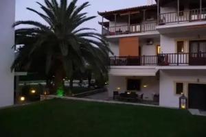 Melrose, Skopelos Town