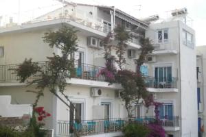 Babis, Skiathos Town