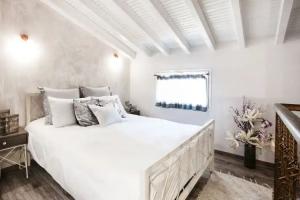 Poseidon Villas, Skiathos Town