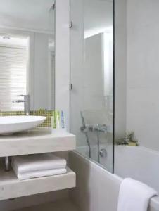 Sirene Blue Luxury Beach Resort - 56