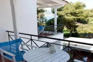 Odyssey Suites, Poros