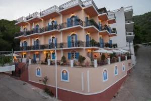 Mania Rooms and Studios, Poros