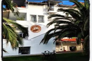 Villa Natasa Valentino, Polykhrono