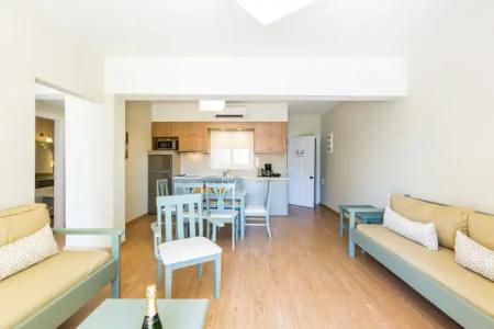 Trefon Apartments and Family Suites - 6