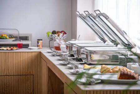 Mary & Mary Royal Suites - 25