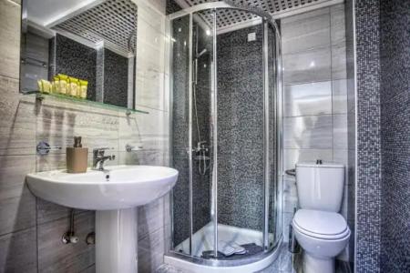 Mary & Mary Royal Suites - 57