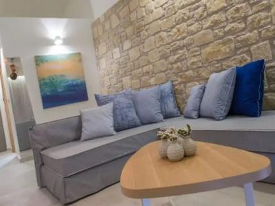 Mary & Mary Royal Suites - 33