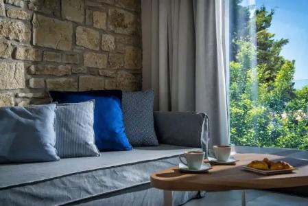 Mary & Mary Royal Suites - 45