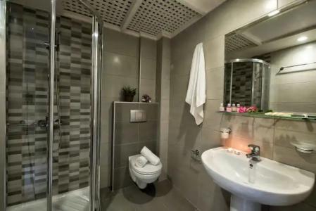 Mary & Mary Royal Suites - 8