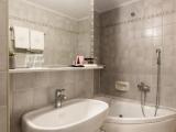 Standard Triple room with city view