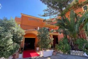 Sunrise Inn, Spartia