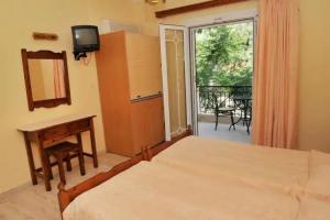 Logan's Beach Hotel, Nydri