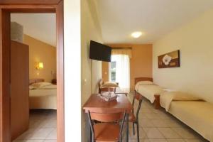 Amalia Apart-hotel, Paleo Tsifliki