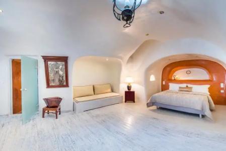 Heliophos Boutique Caves - 32