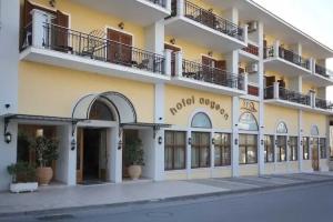 Aegeon Hotel, Karlovasi