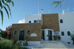 Fikas Hotel, Naxos Chora