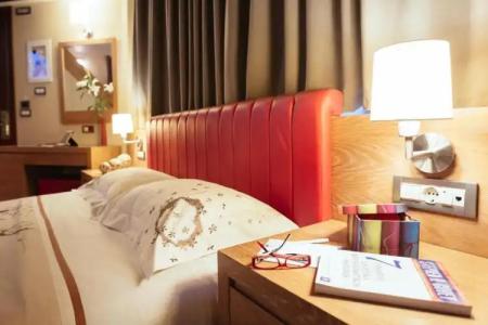 Alexandros Boutique - 85