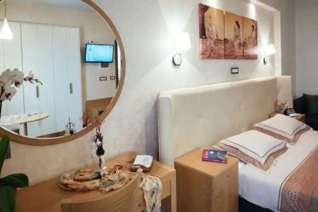 Alexandros Boutique - 221